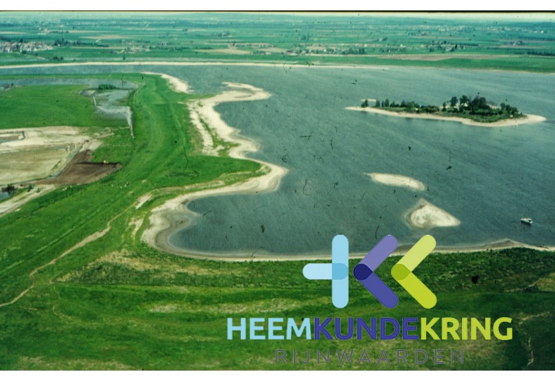 Luchtfoto Byland met Eiland Coll. G.B. Janssen F00000184